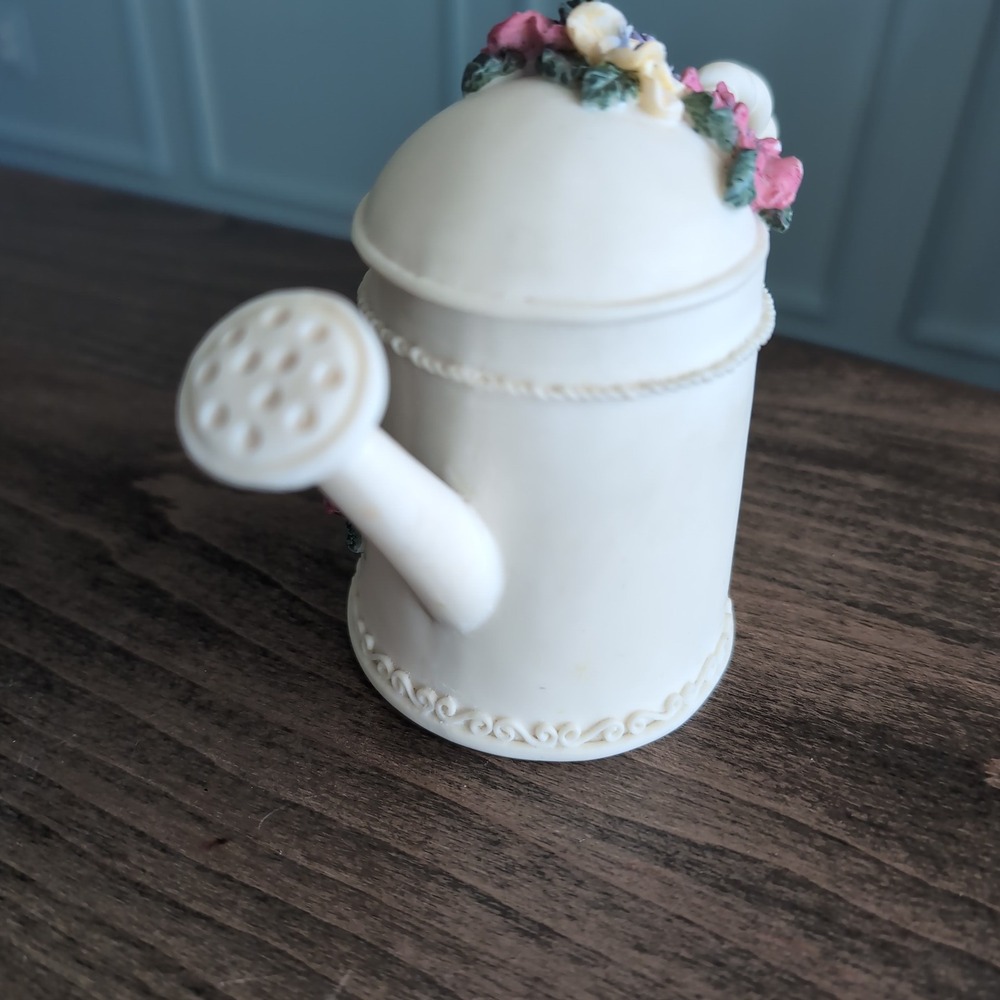 Vintage Dezine Watering Can Trinket Box Lid Cream Floral Hand Painted 1993 - Picture 9 of 11